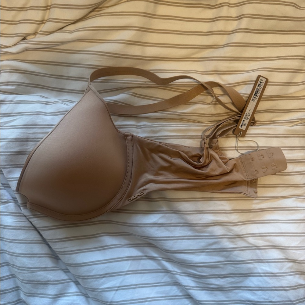 NWT SKIMS - weightless scoop bra